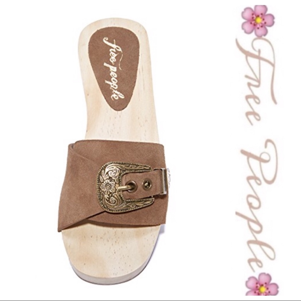 💕SALE💕NWOT Free People Taupe Wooden Clogs